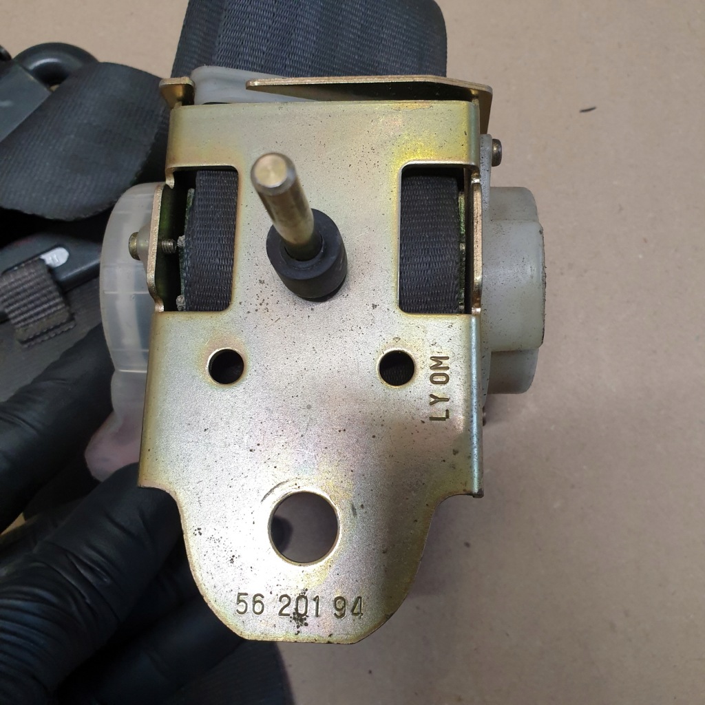 фото №7, Pas безопасности mazda 323f оригинальный номер 5620194 0418070