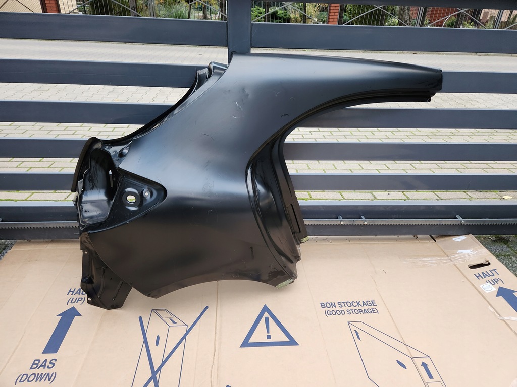 фото №1, Mercedes a klasa 176 крила задній правий задня новий