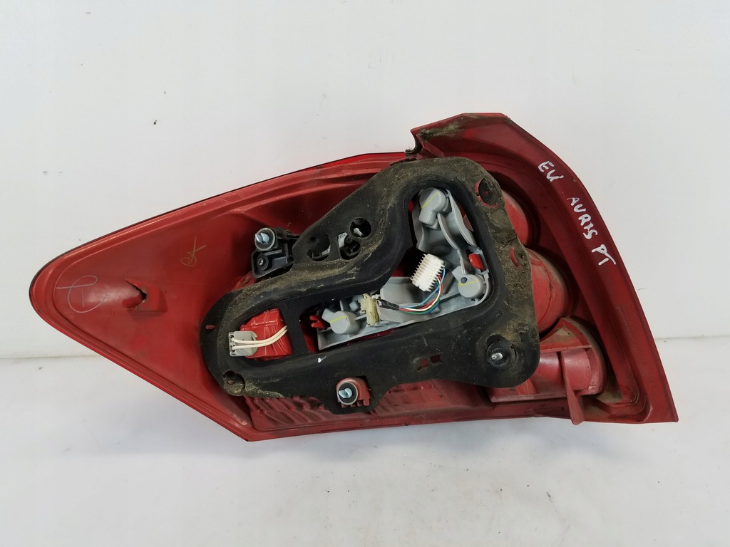 фото №10, Лампа задняя правая toyota auris i e15