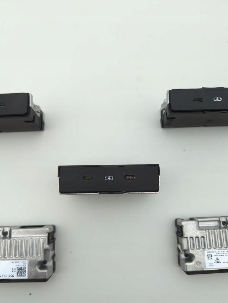 фото №1, Модуль роз'єм зарядний пристрій usb 95c035954 porsche macan 95c