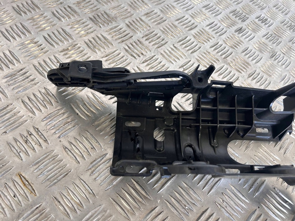 Другая часть салона tesla model x 105504804f Киев