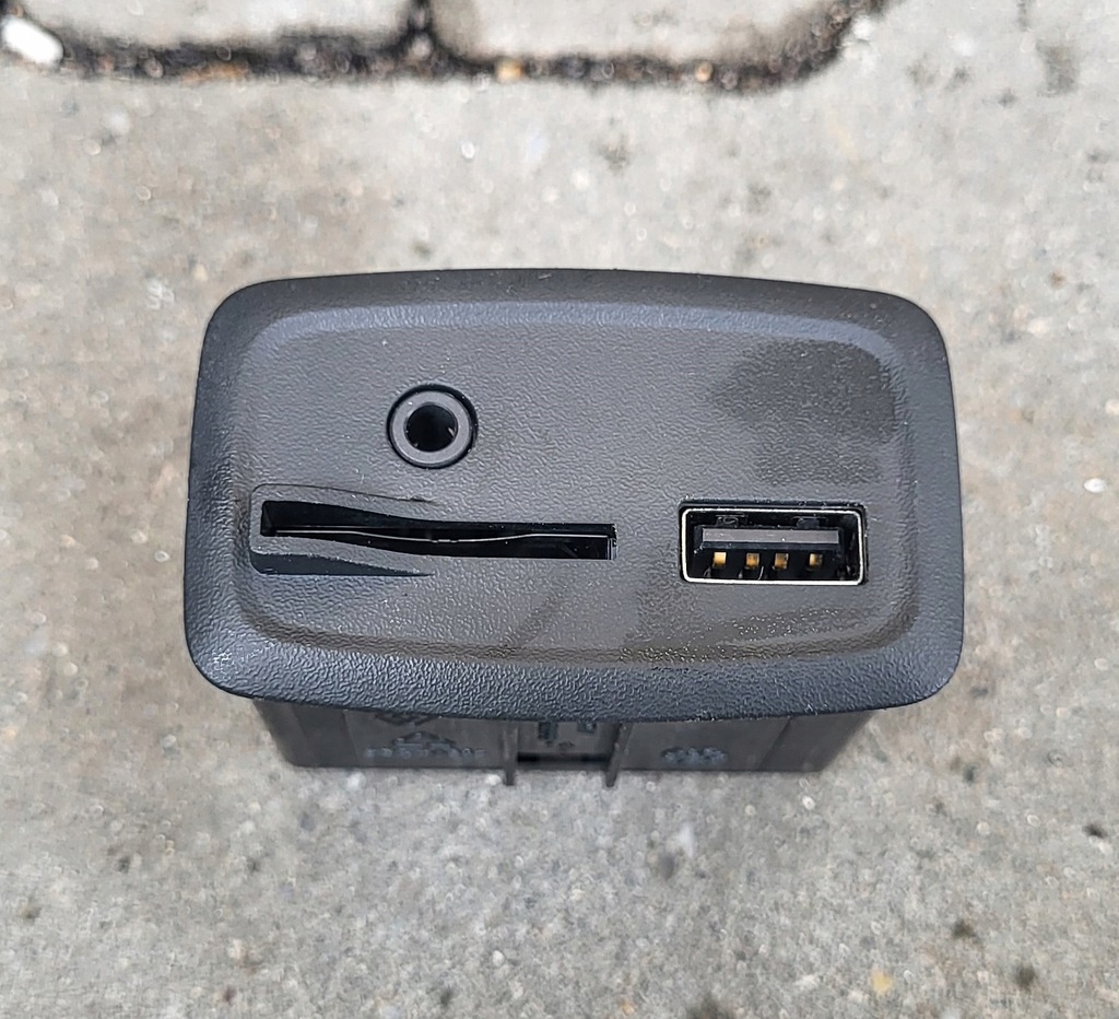 фото №1, Renault clio iv captur разъём port модуль usb aux