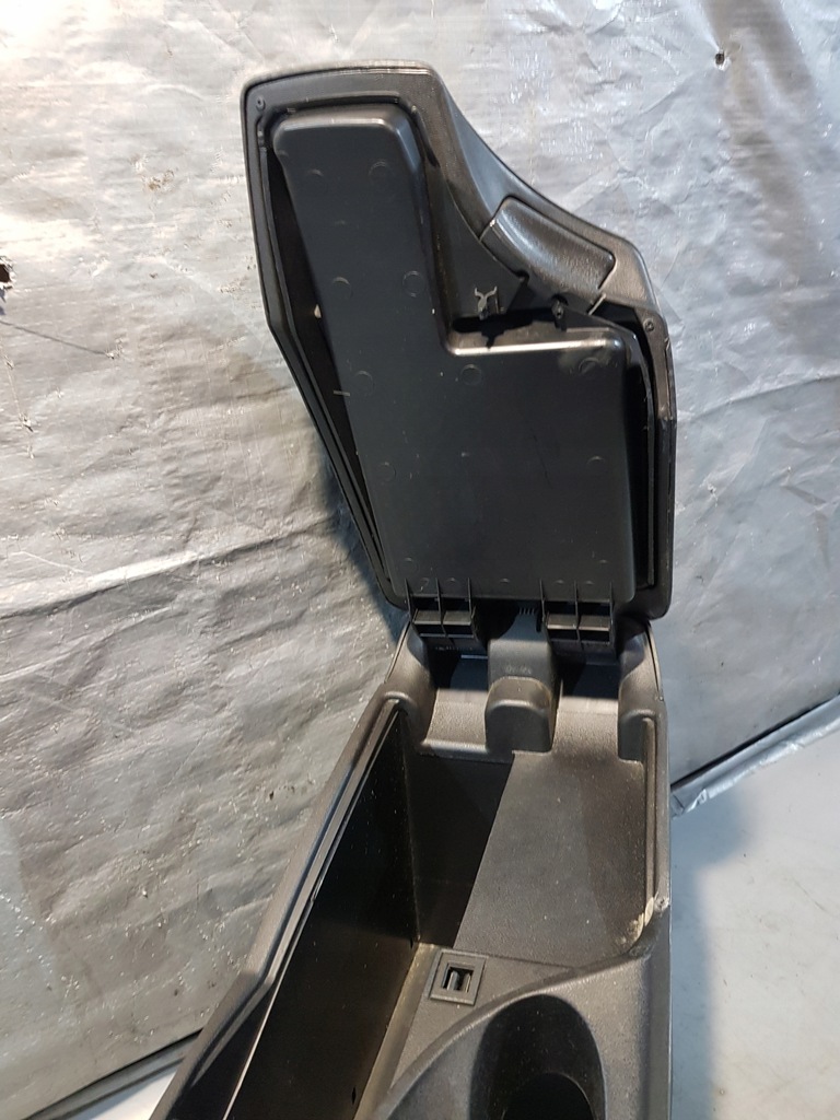 фото №8, Туннель средний подлокотник seat altea оригинальный номер 5p0864251b