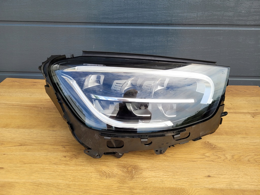 фото №1, Mercedes-benz оригинальный номер a2539067001 лампа