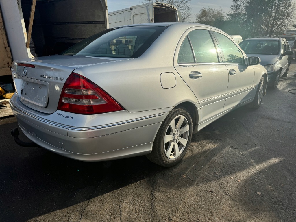 Mercedes benz c180 w203 бампер задній задній 775 Київ