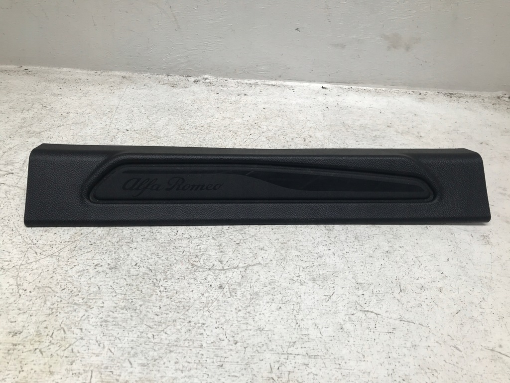 фото №1, Alfa romeo giulia захист поріг накладка права молдинг 156107572