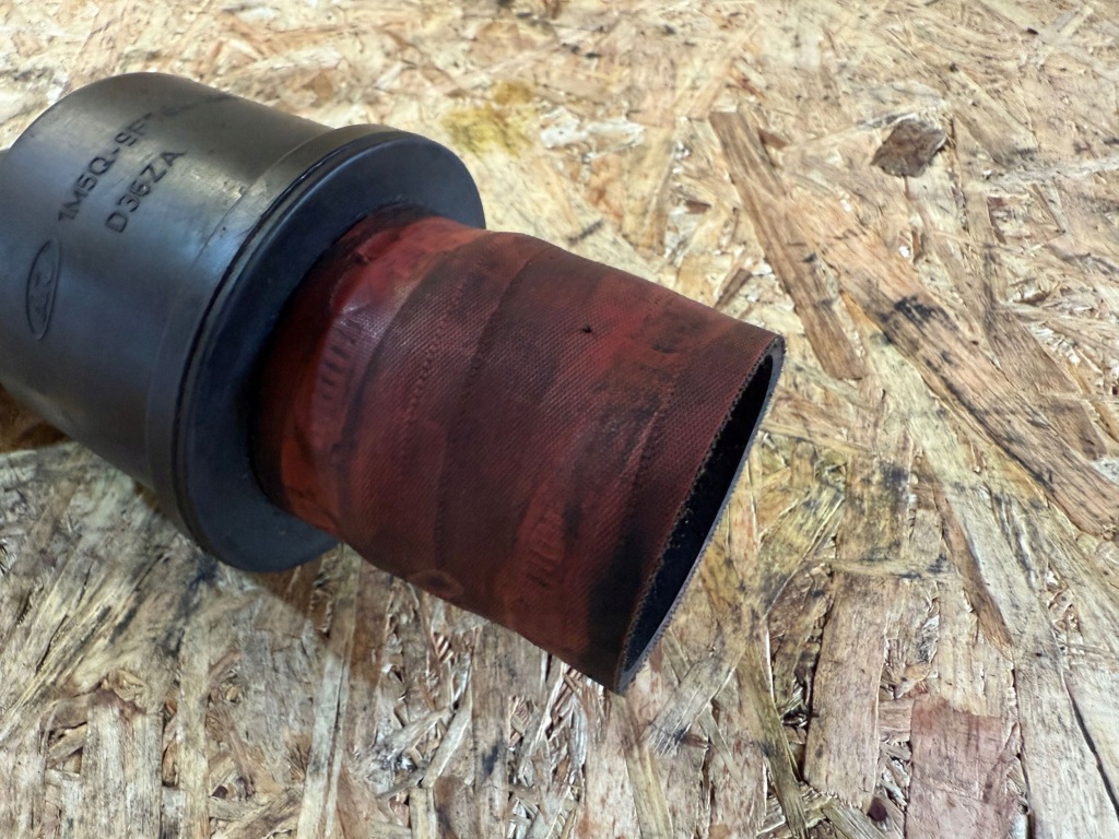 Ford focus 2001 с передний пабтрубок  / труба интеркулер Доставка