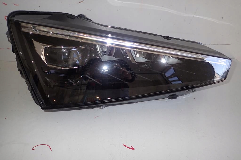 фото №1, Лампа перед передняя правая skoda scala full led