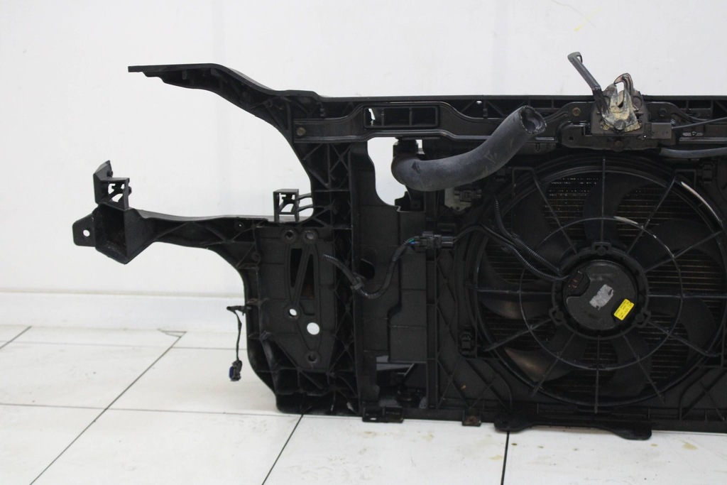 фото №8, Hyundai i20 i 2008r- 1.4 b pas передний усилитель радиатор балка