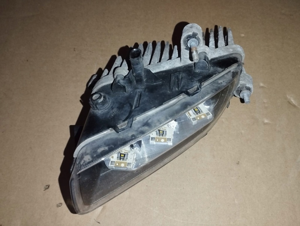 фото №3, Противотуманная фара правый перед vw phaeton lift