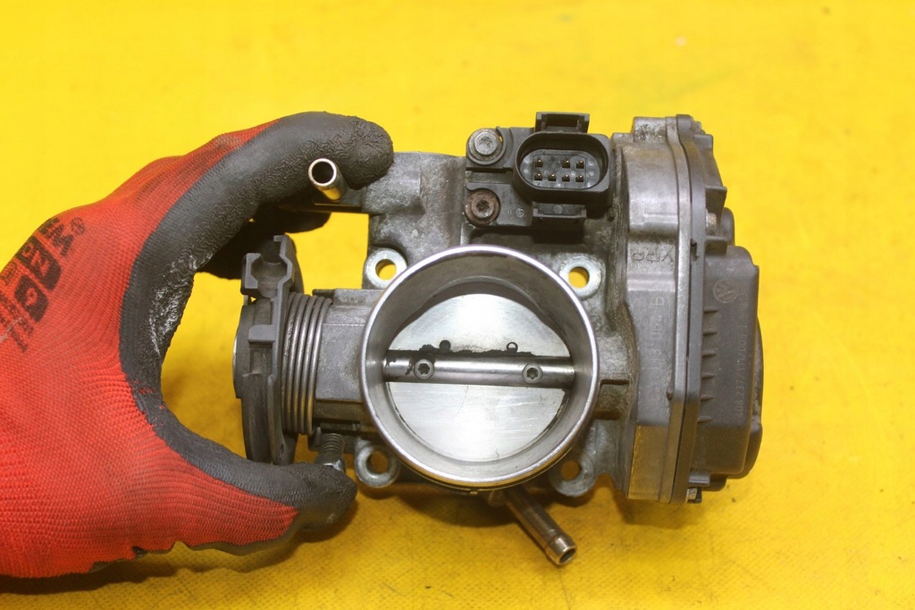 фото №5, Дросельна заслінка vw transporter t4 aet 2.5 b 06a133064b