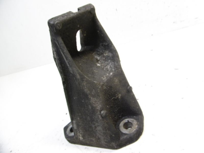 Купить Opel omega a кронштейн двигателя 2,3d 90372996 23yd