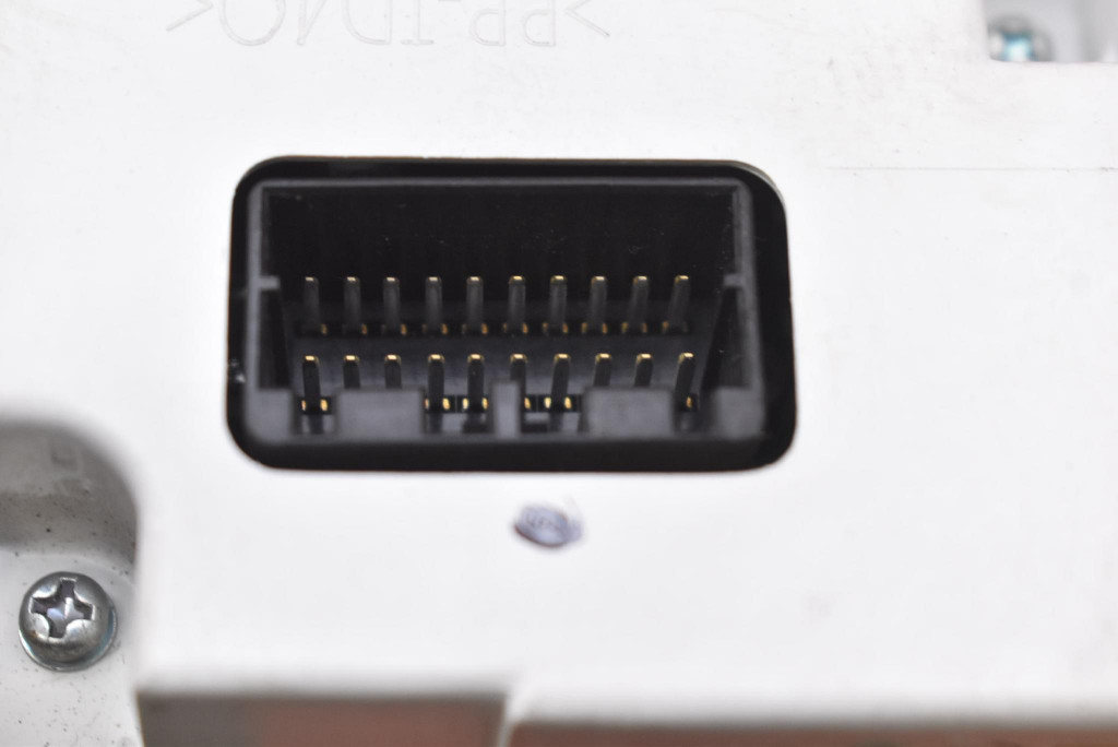 Дисплей 8750a107 mitsubishi eclipse 4 iv 4g 06-09 с Разборки