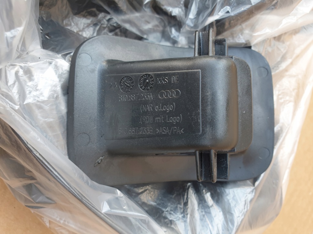 фото №1, Заглушка защита сиденье isofix audi a4 b8 a5 8t 8k оригинальный номер czarna