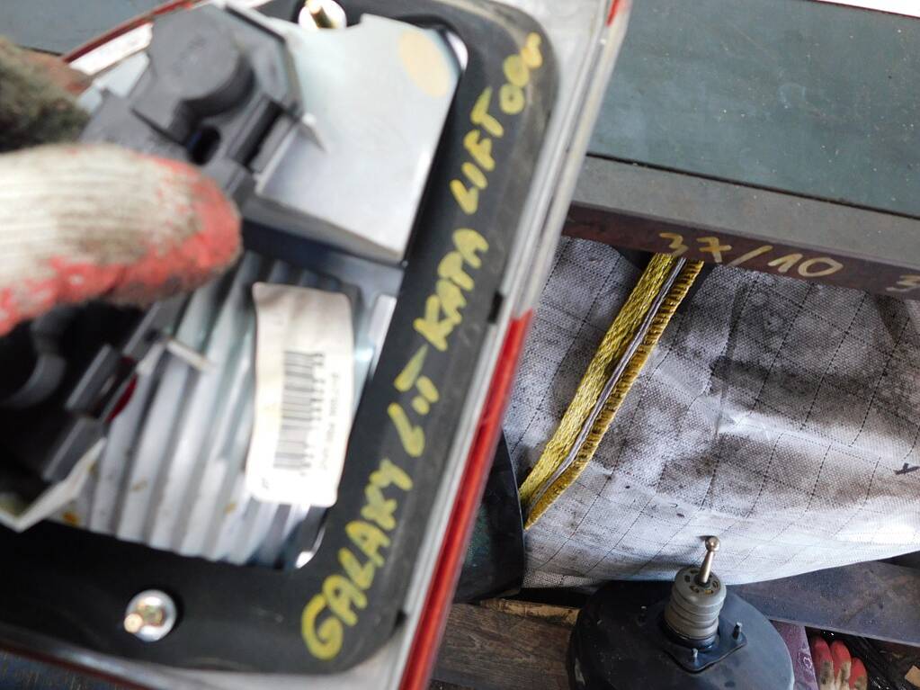 фото №4, Ford galaxy 00r lift лампа w кришка лівий задня