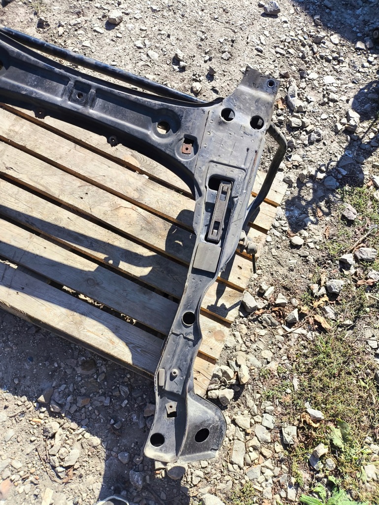 Купити Mercedes w245 підрамник підрамник підрамник перед mercedes w245 ?