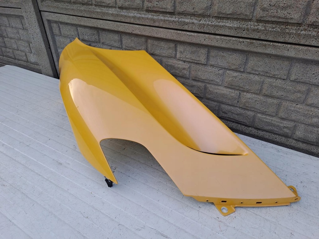 Maserati mc20 mc-20 крыло  правый  левое  передний оригинал Киев