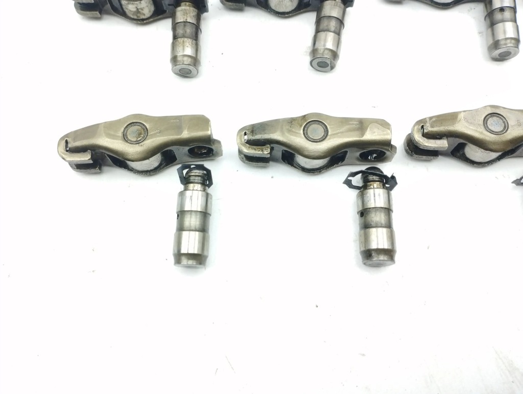 Mazda cx-7 2011 коромысло клапанная Недорого