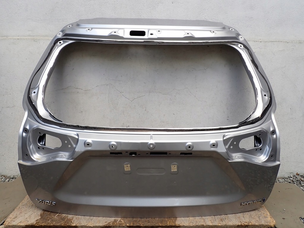 фото №1, Кришка багажника задня кришка багажника задня toyota yaris cross mxp 2020- 670050d812