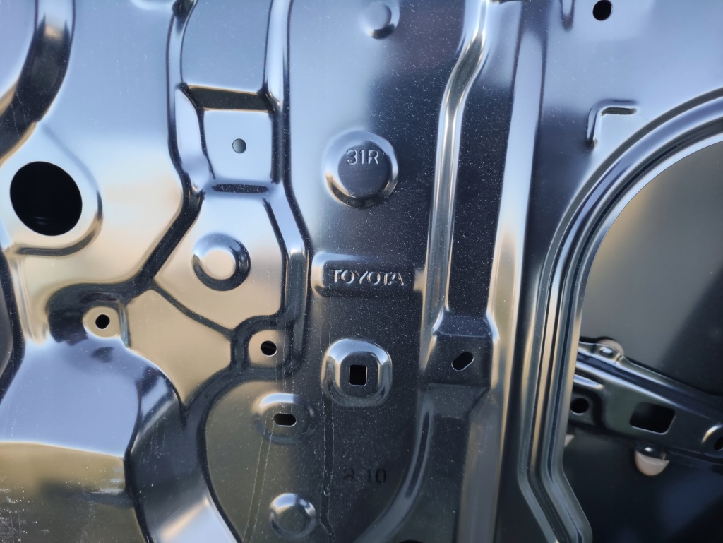 Toyota rav4 v 18- дверь правое  задняя задняя Недорого