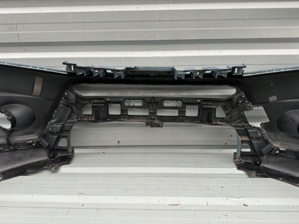 Suzuki vitara iii 3 ii 2 lift 18r- бампер перед передний 71711-86b с Разборки