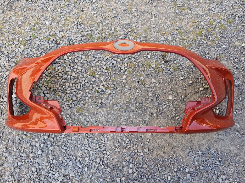 фото №1, Бампер передний toyota yaris iv 2020r-