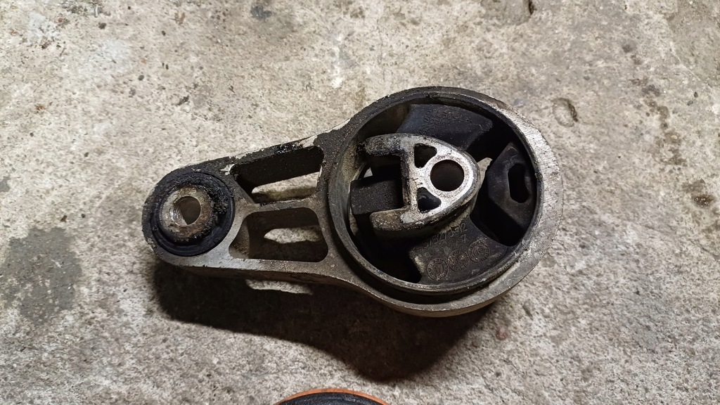 фото №1, Mini cooper r56 1.6 b подушка двигуна