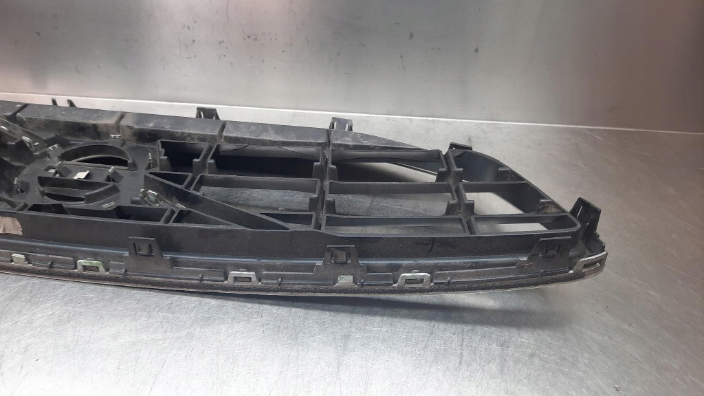 фото №11, Решётка радиатора решётка радиатора решётка радиатора оригинальный номер 31353120 volvo v40 ii 12-19r повреждённый