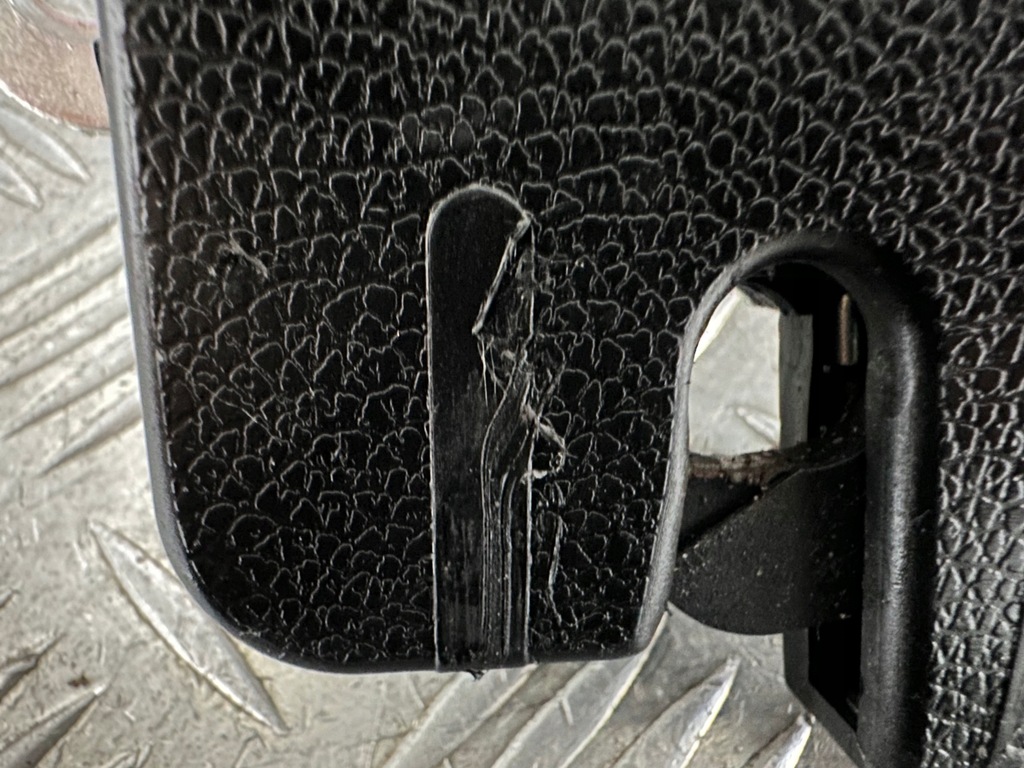 фото №14, Vw polo 6c замок крышки багажника 6r0827505f