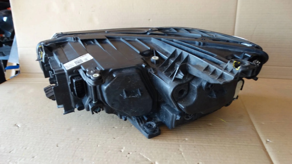 Купить Лампа правый перед 3g1941082p vw passat b8 рестайлинг  iq light matrix