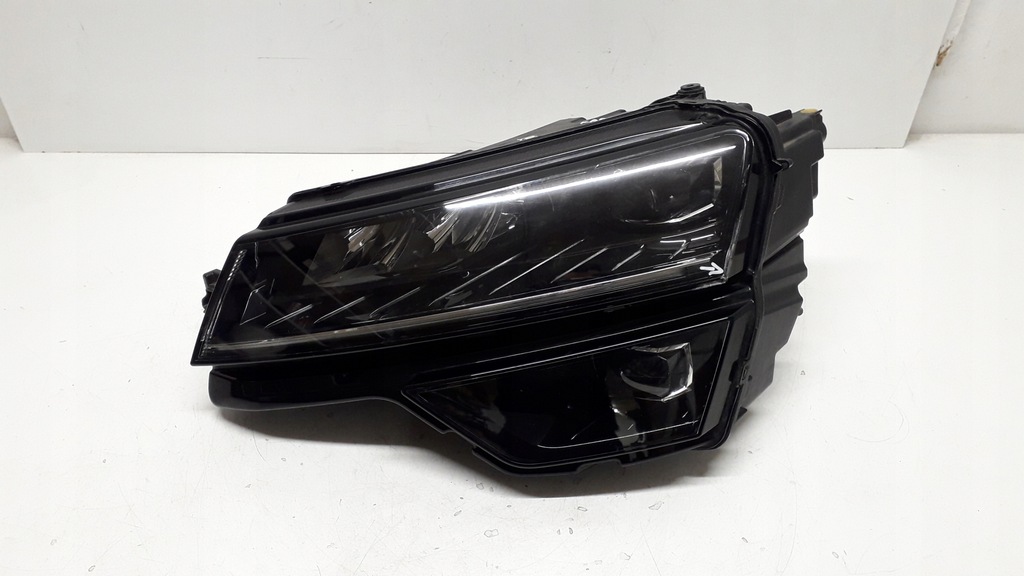 фото №1, Skoda karoq лампа левая передняя full led - корпус