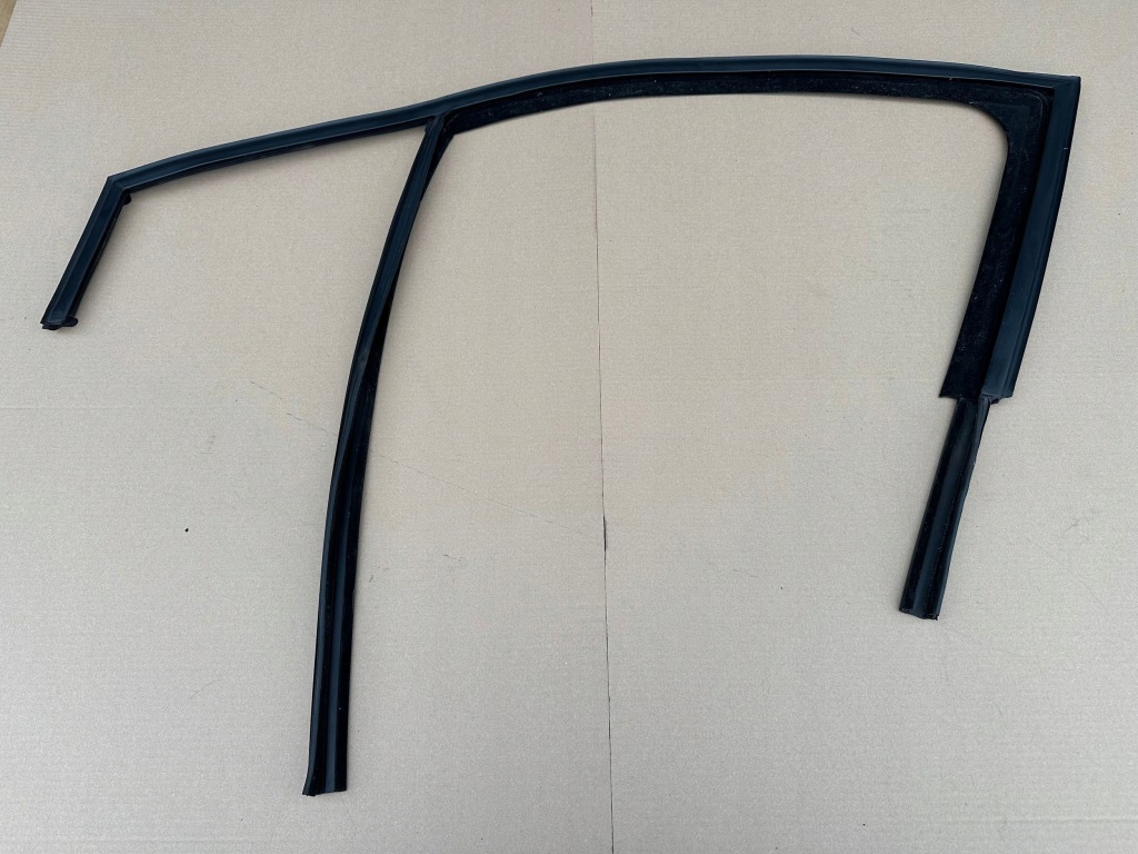 фото №1, Opel meriva b прокладка стекло дверь левый перед