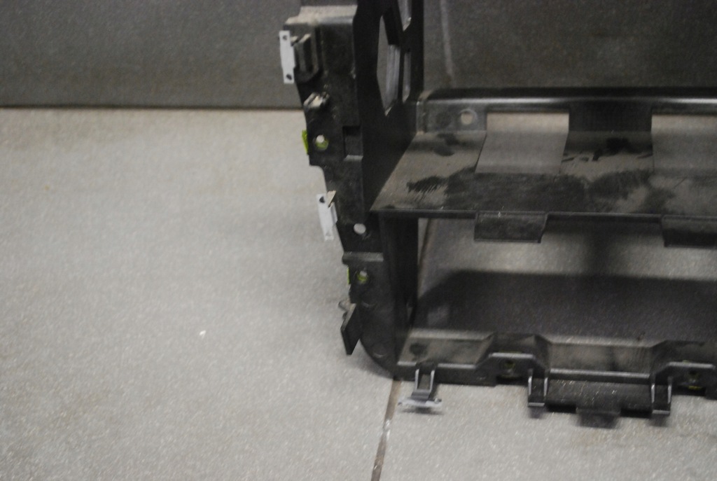 фото №4, Рамка корзина радио vw golf v 1k0858005c