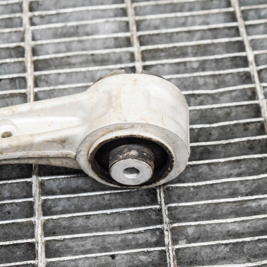 фото №6, Mercedes-benz e w213 2016 перед сторона правая верхний рычаг передний