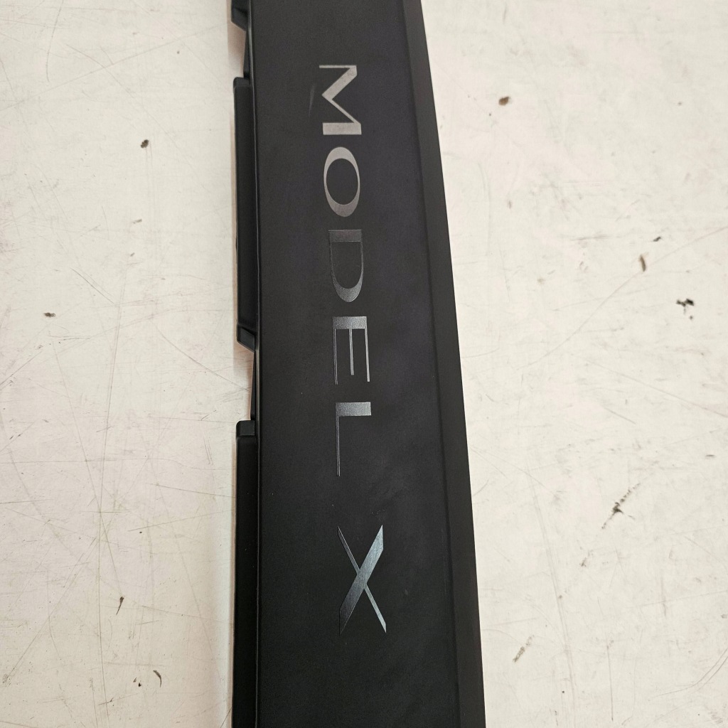 фото №8, Молдинг накладка декоративная правая tesla x plaid 2022r 1105135-00-f