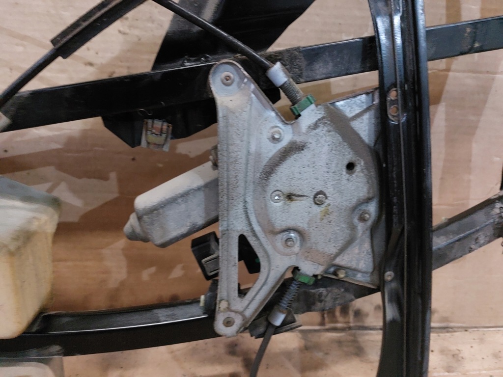 Подъемник стекло рамка audi a4 b5 Недорого