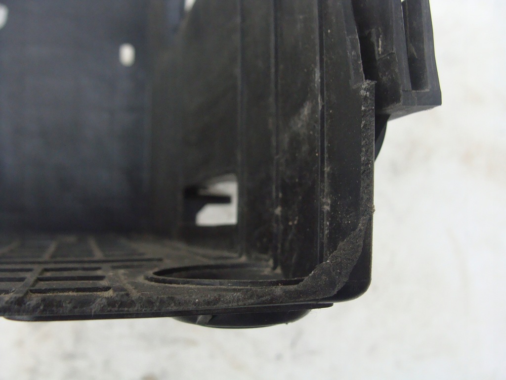 фото №7, Основание корпус аккумулятор citroen c3 iii 9801801880