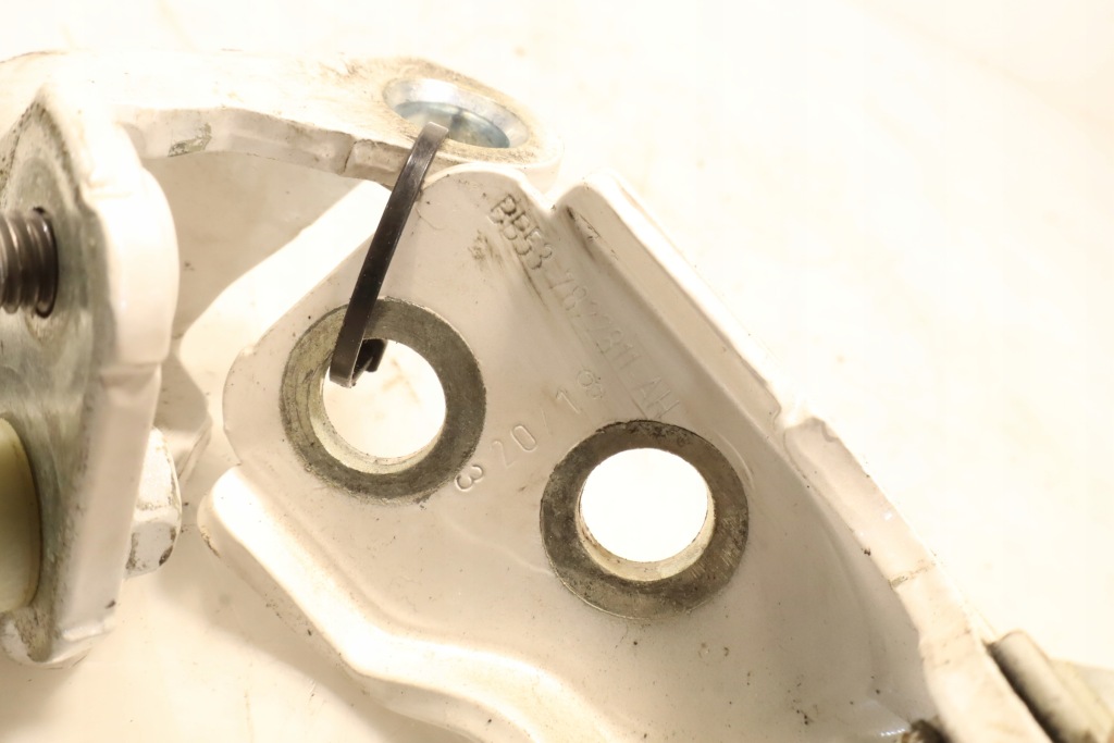 фото №7, Ford transit courier петля нижній двері 2016 van/mpv 2/3dr bb53-7822811-ah