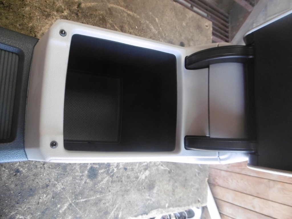 фото №7, Туннель средний подлокотник vw golf sportsvan кожа