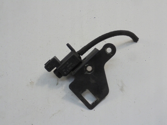 фото №1, Bmw 3 e46 клапан вакуумa 1.9b 72234100 00t033