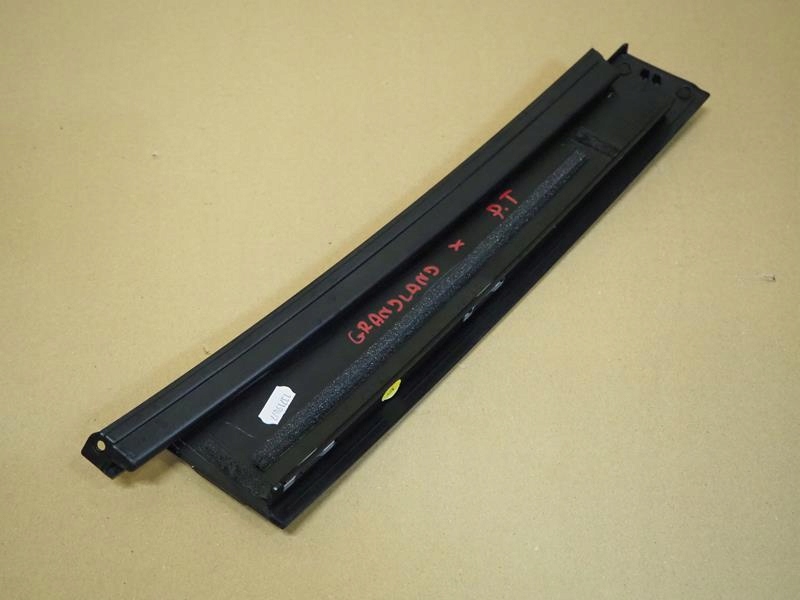 фото №2, Молдинг накладка стойка дверь правый задняя opel grandland x