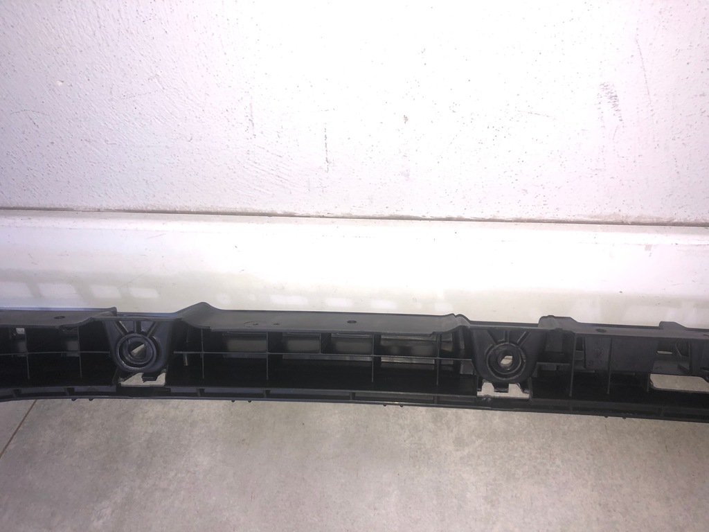 фото №12, Volkswagen golf vi напрямна бампера задній 5g6