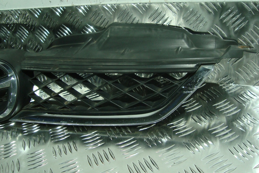 фото №3, Mazda оригинальный номер c23550711 rok решётка радиатора решётка радиатора