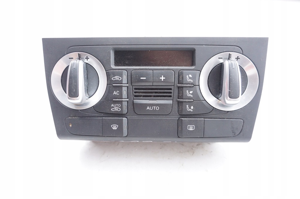 фото №1, Панель обдув 8p0820043bm audi a3 8p fl