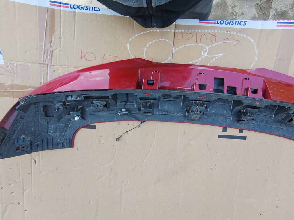 фото №12, Ford kuga iii - спойлер задній кришки червоний