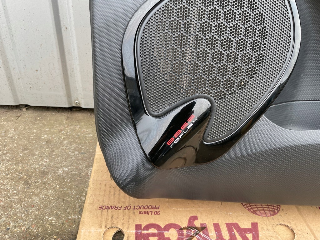 фото №4, Renault clio iv обшивка дверь передний правый