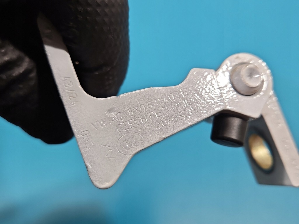 фото №7, Петля дверь перед левый skoda octavia iv