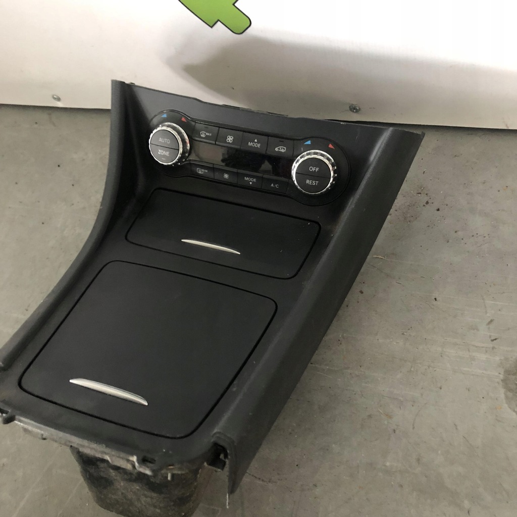 фото №5, Mercedes w176 керування панель кондиціонера бардачок