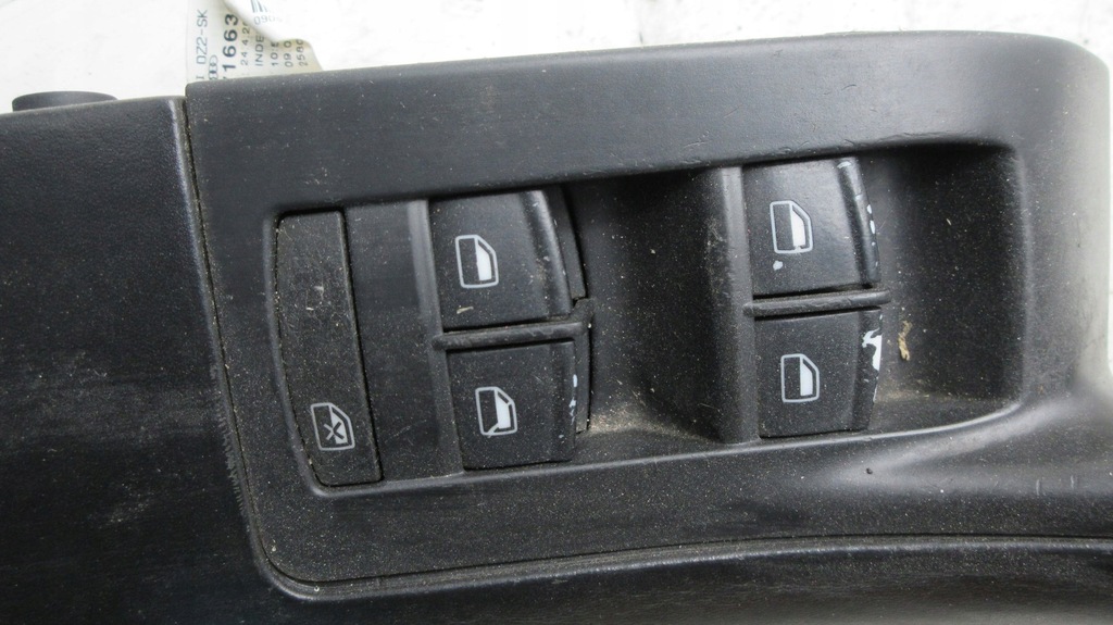 фото №6, Audi a8 d3 4e0867173a захист двері обшивка кронштейн