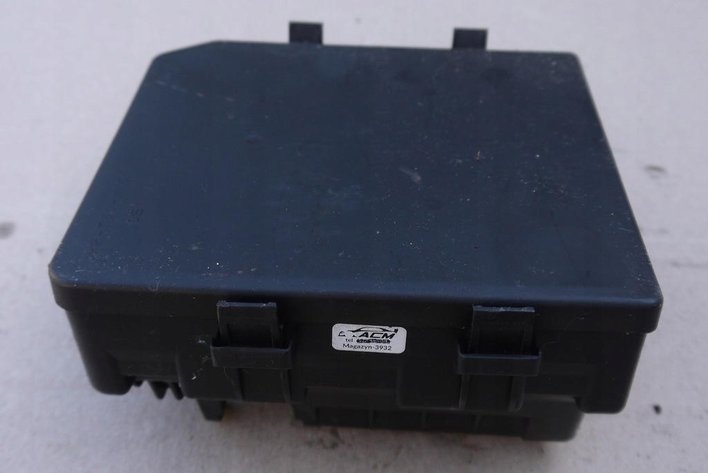 фото №1, Nissan tiida 1.5dci коробка предохранителей